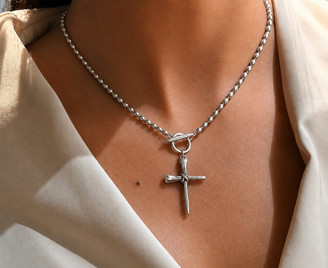 vintage Sterling Plated oval bead Chain With horseshoe nail Cross Pendant