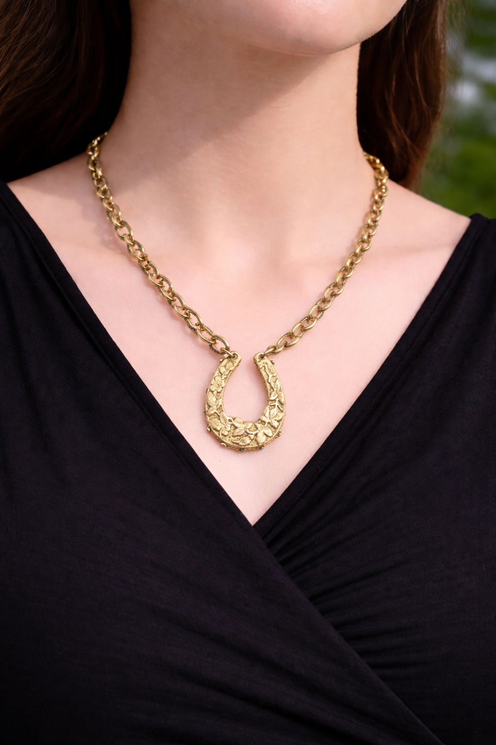 Vintage Reproduction Gold Plated 17" Chain with Horseshoe Pendant