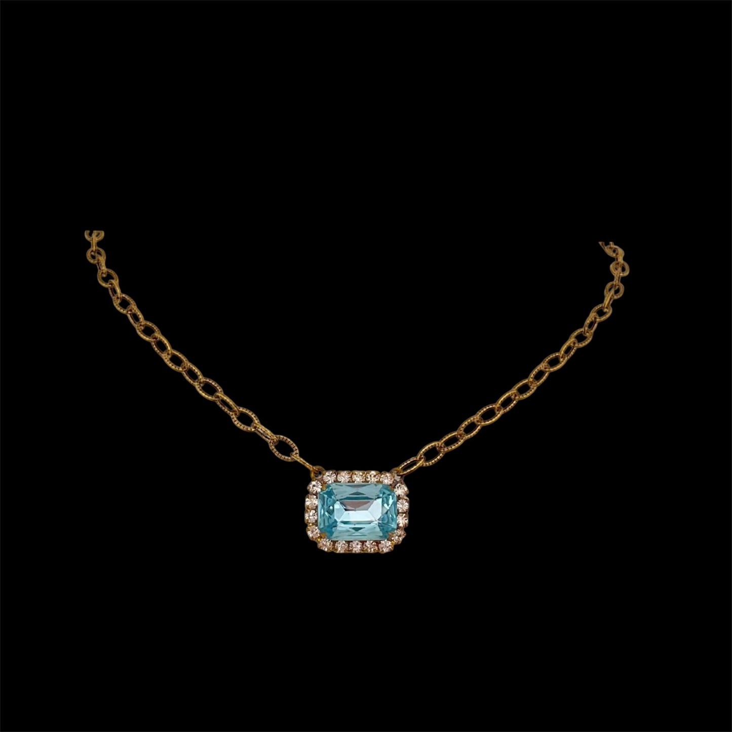 Vintage Chain With Vintage Light Blue Crystal