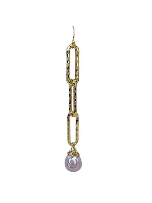Chain Earrings With Vintage Pearl