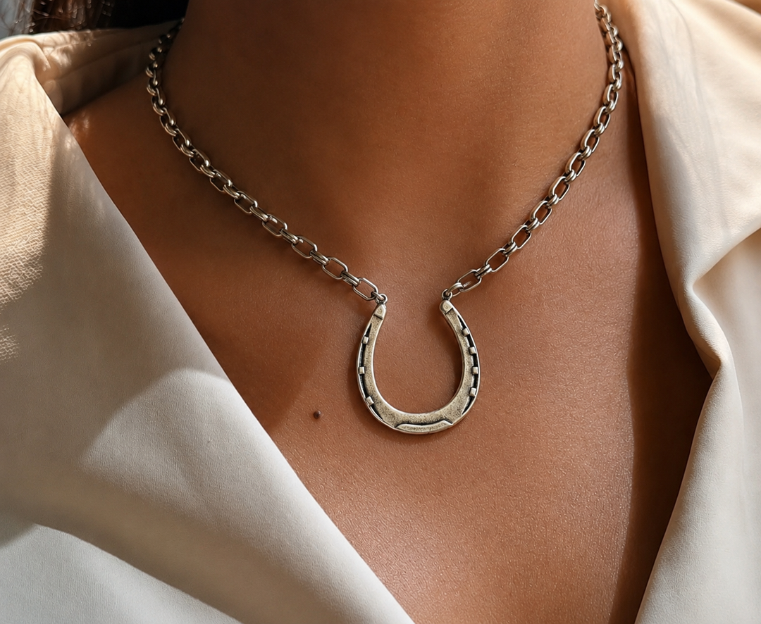 Vintage Reproduction Sterling Plated Horseshoe Necklace