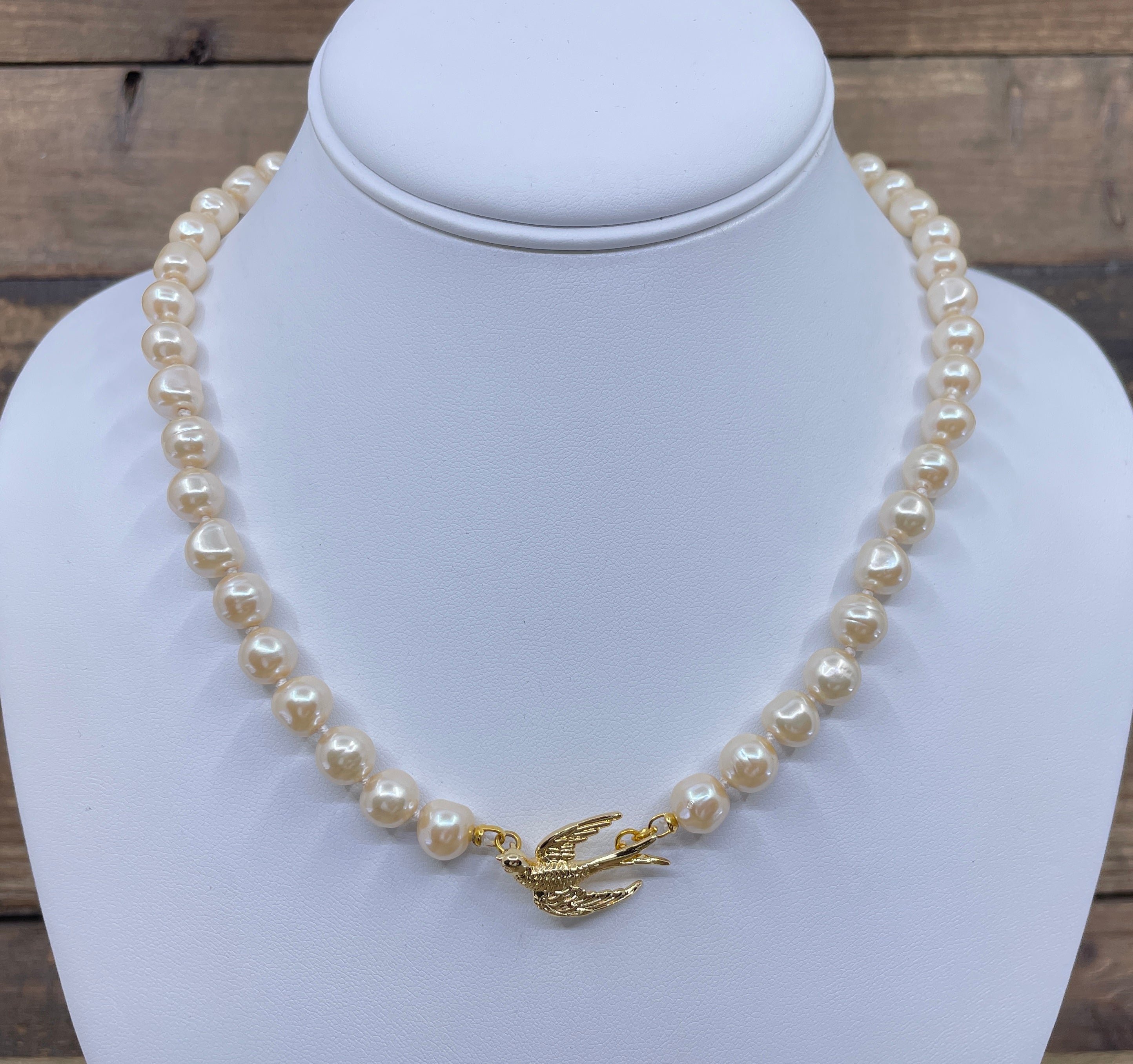 Vintage Pearl Necklace with Gold Plated Bird