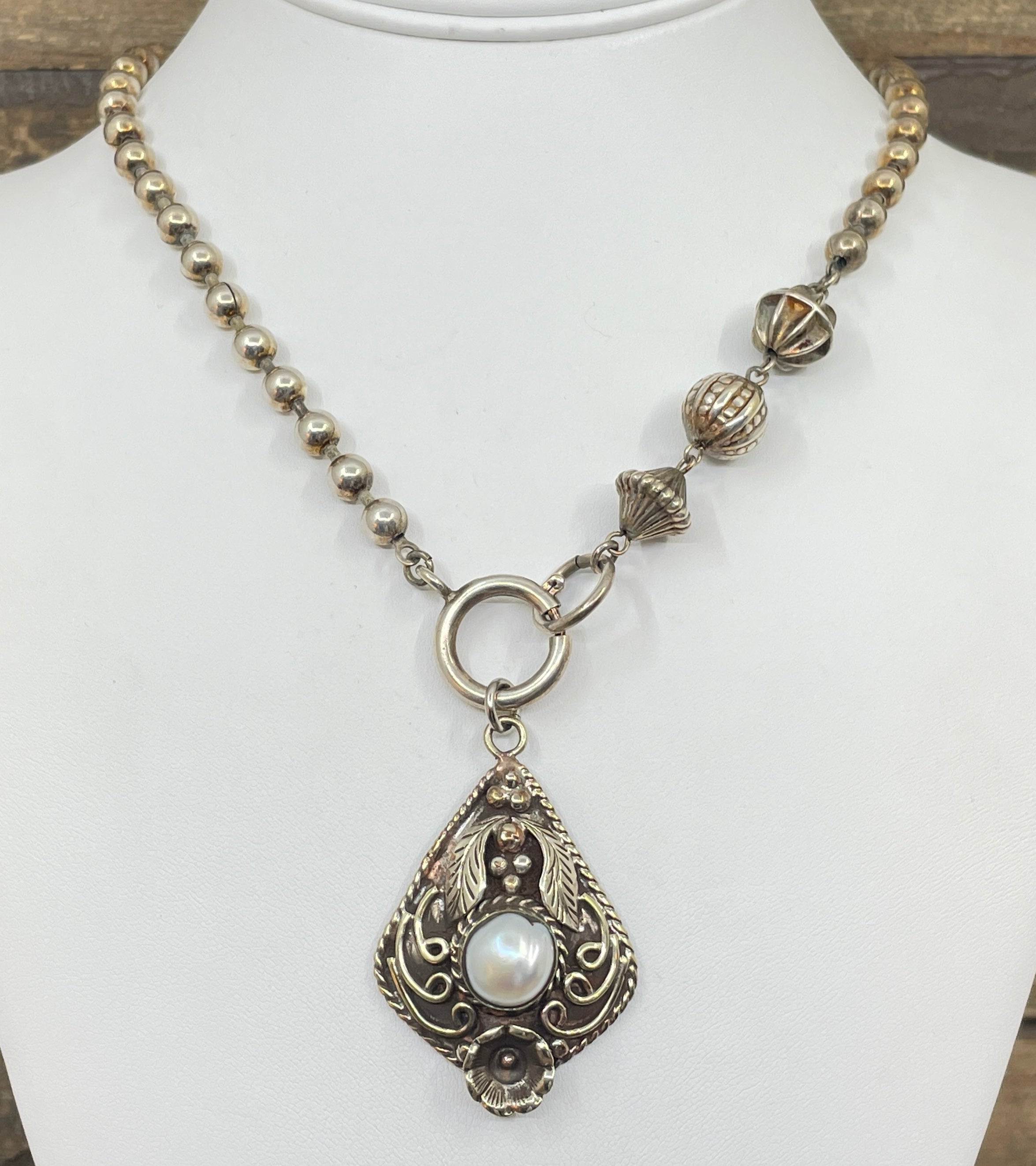 Vintage Freshwater Pearl & Silver Pendant Necklace