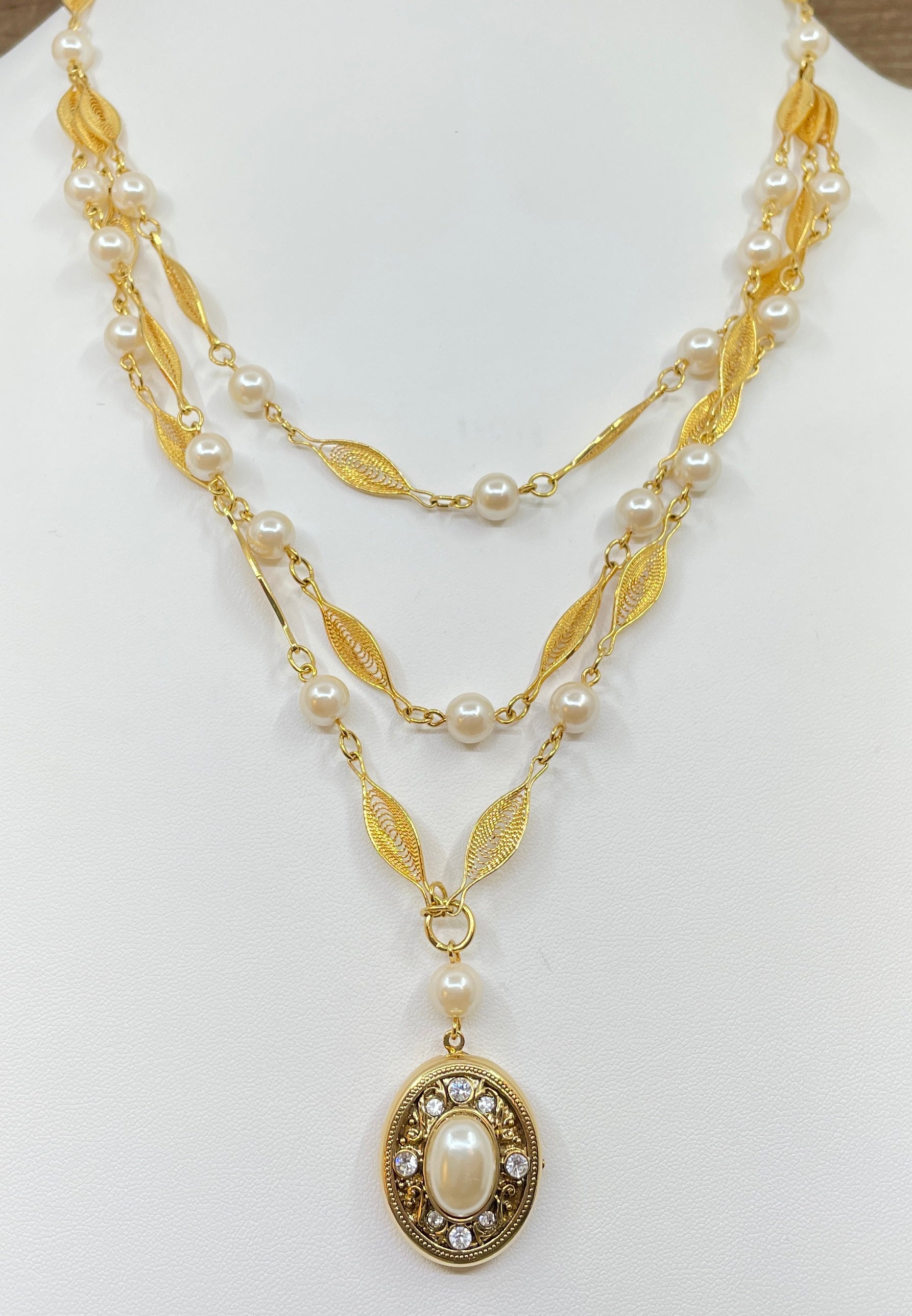 Vintage Locket & Pearl Necklace