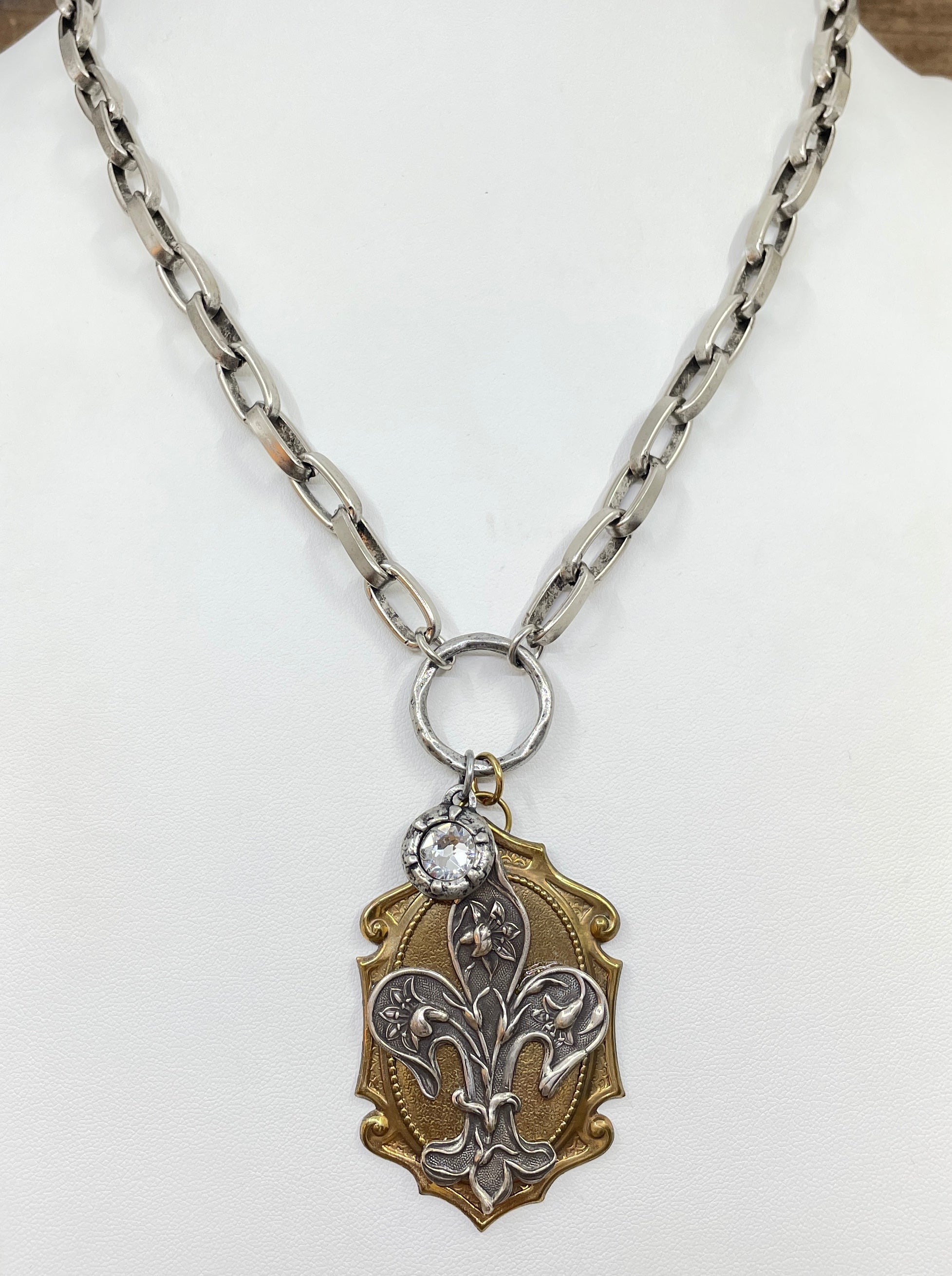 Vintage Ornate Fleur De Lis Mixed Metal Pendant Necklace
