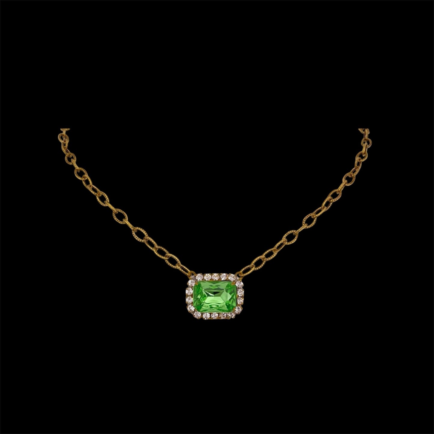 Vintage Chain With Vintage Green Crystal