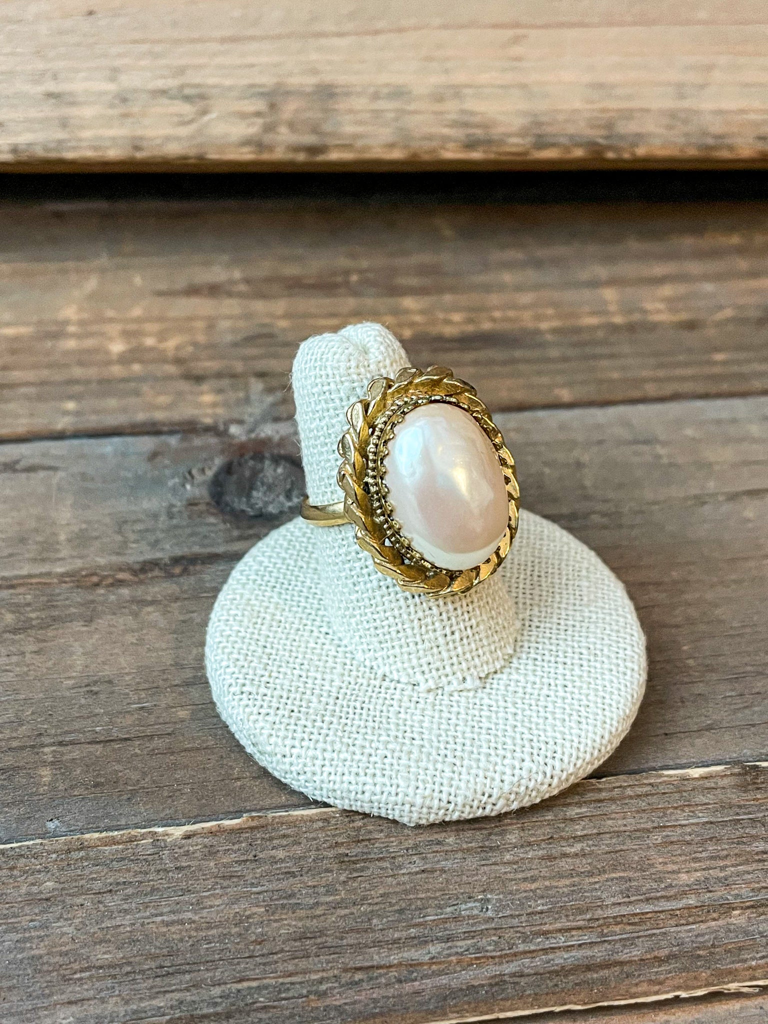 Small Oval Pearl Ring
