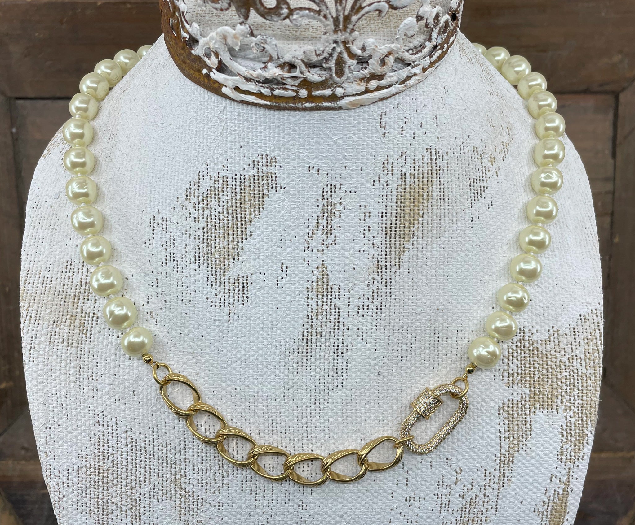Vintage Pearl With Rhinestone Clasp Necklace