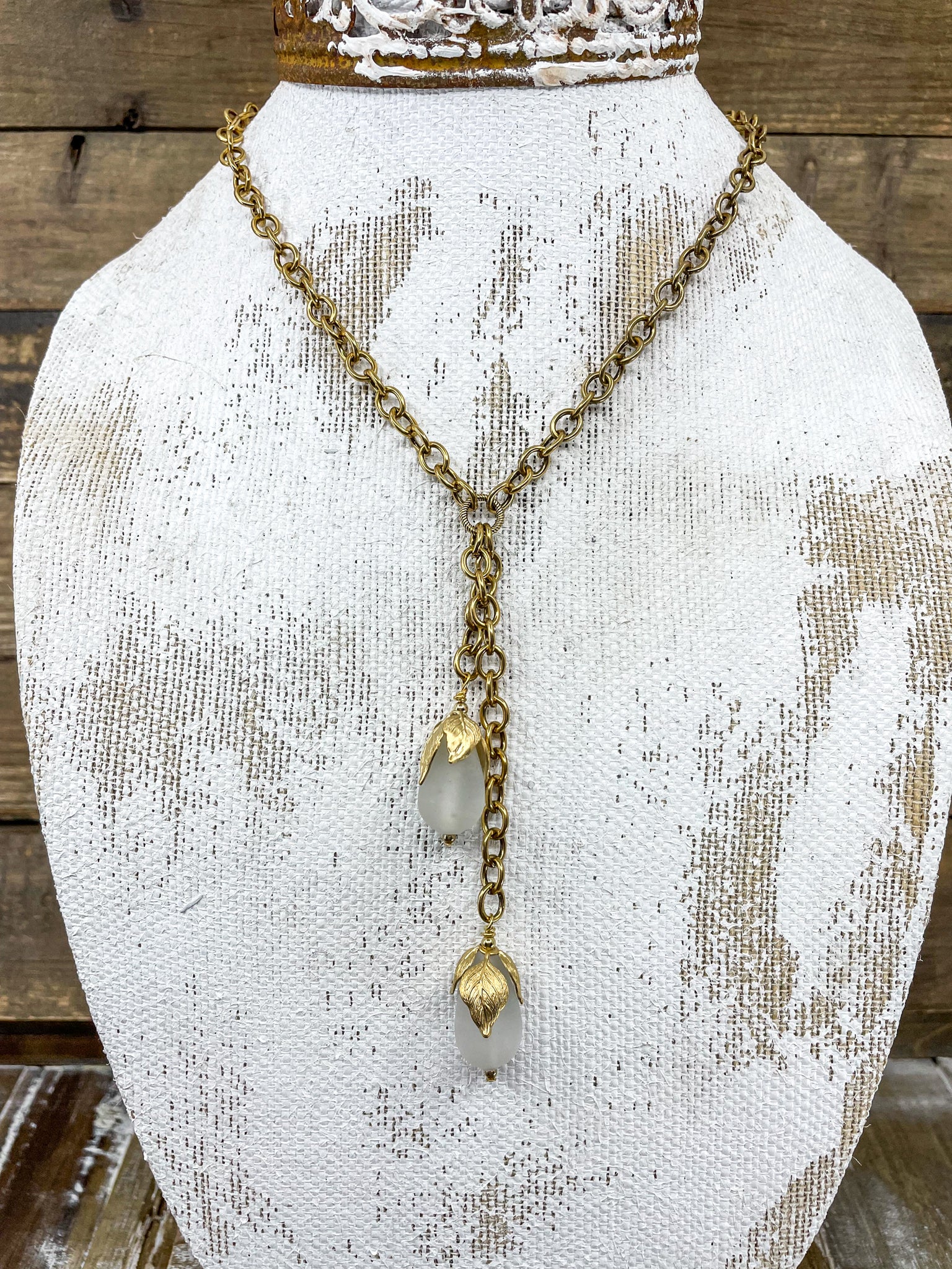 Vintage Gold Leaves & Stone Necklace