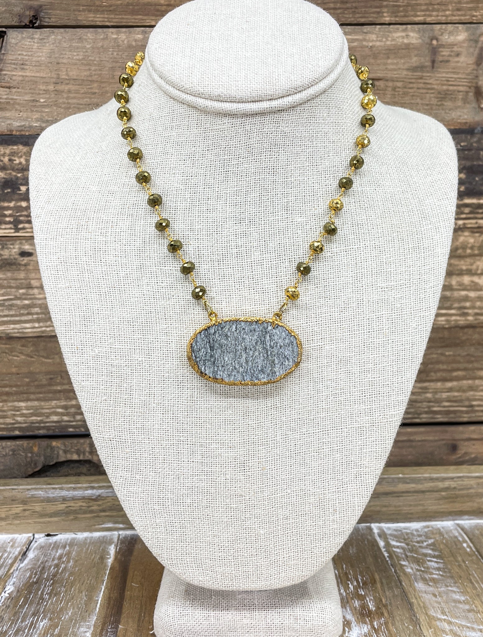 Druzy Stone Pendant Necklace